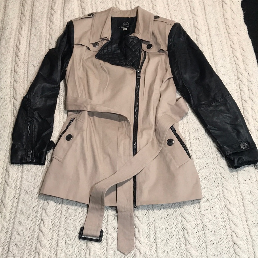 Nude/Black trench coat